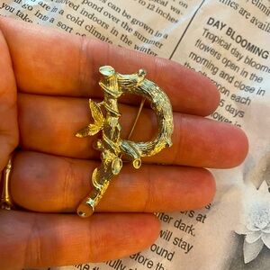 Vintage Sarah Cov Pin “P” Gold Tone Bamboo